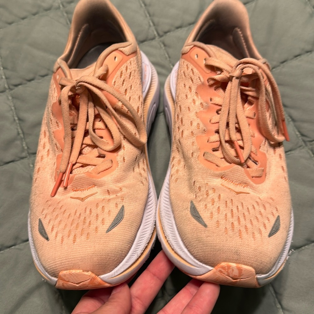 Hokas in color peach. Only used a few times.